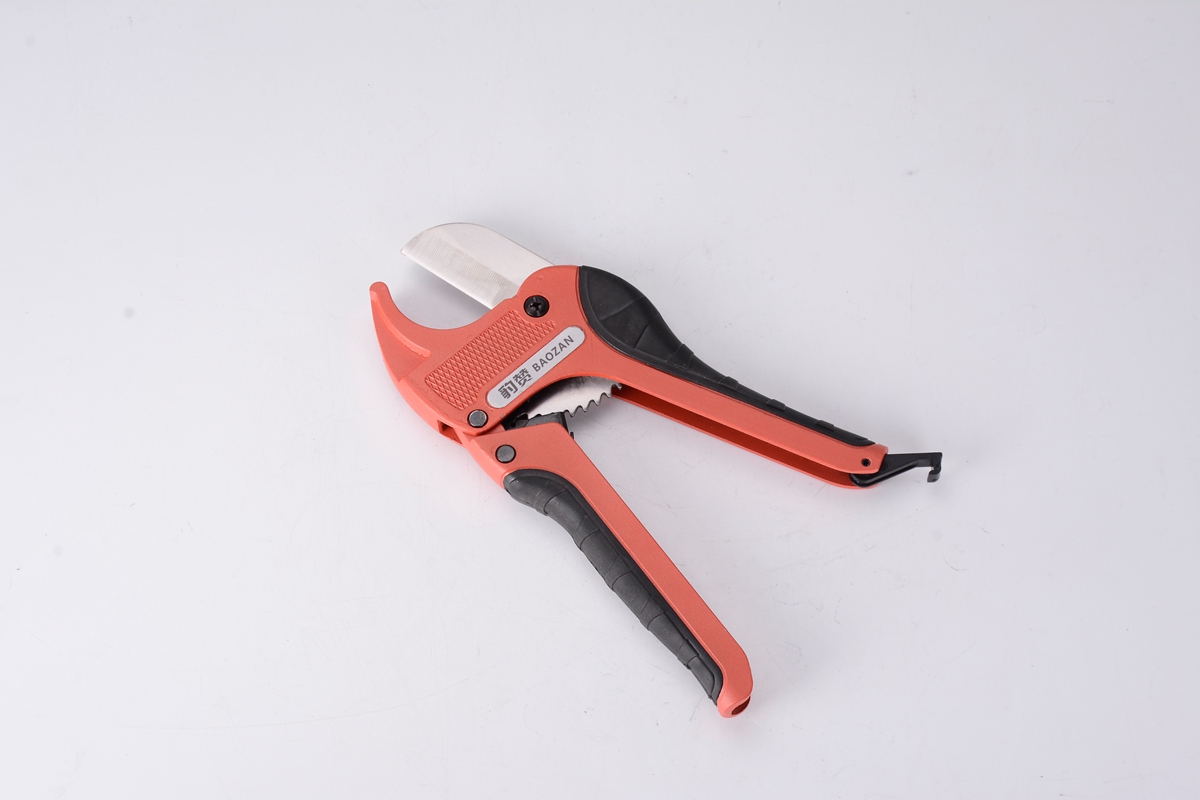 Automatic Ratchet PVC Pipe Cutter